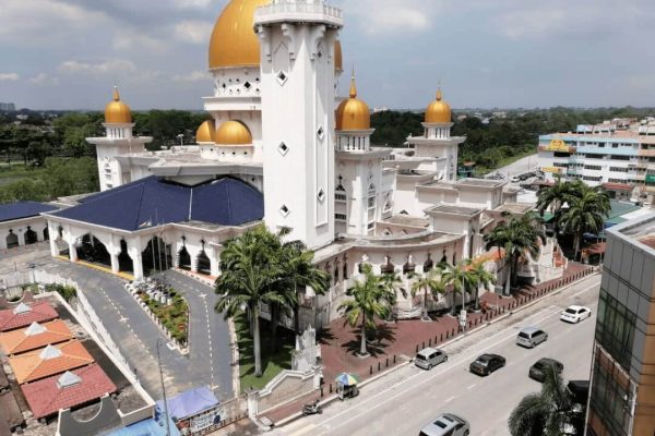 berdekatan-dengan-masjid berdekatan-dengan-masjid